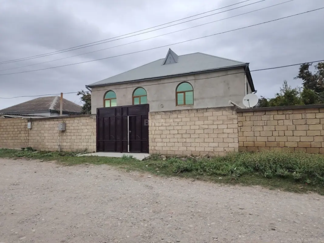 Satılır 5 otaqlı həyət evi 120 m²