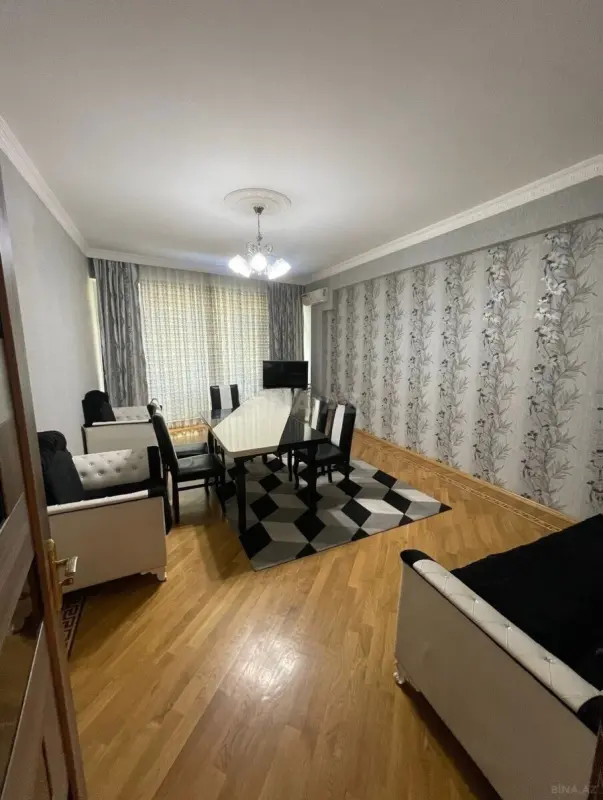 Kirayə verilir 2 otaqlı mənzil 100 m²