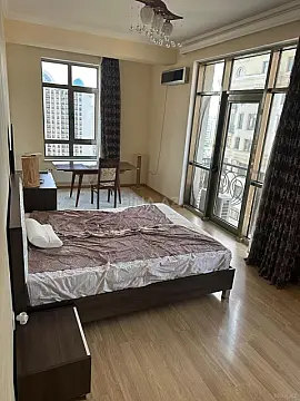 Kirayə verilir 2 otaqlı mənzil 95 m² — Bakı 2 otaq 95.00 m²