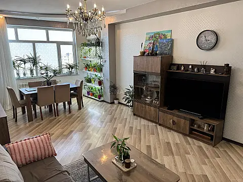 Satılır 4 otaqlı mənzil 130 m² — Bakı, Köhnə Günəşli 4 otaq 130.00 m²