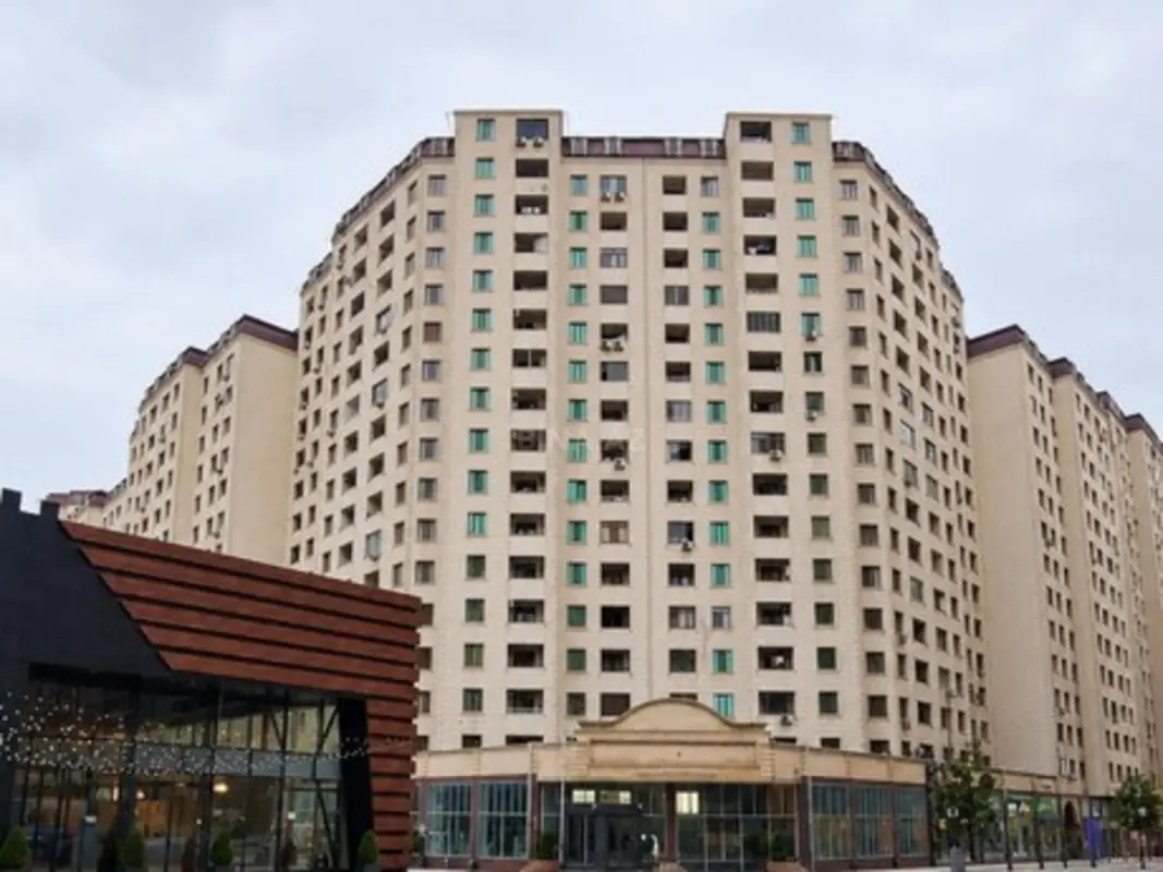 Satılır 3 otaqlı mənzil 126 m²