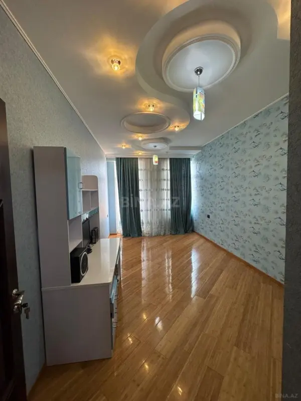 Kirayə verilir 3 otaqlı mənzil 130 m²