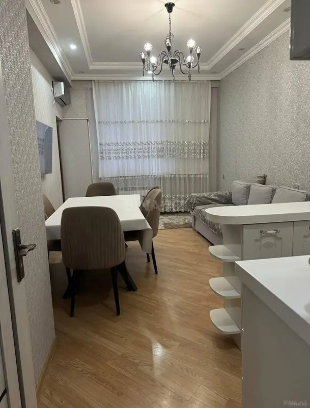 Kirayə verilir 2 otaqlı mənzil 68 m²