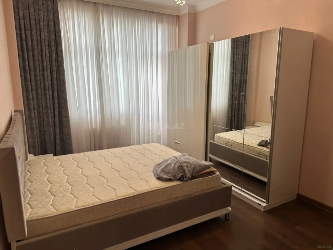 Kirayə verilir 2 otaqlı mənzil 90 m²
