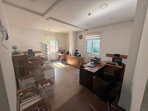 Kirayə verilir 3 otaqlı ofis 100 m² — Bakı, Memar Əcəmi yanı 3 otaq 100.00 m²