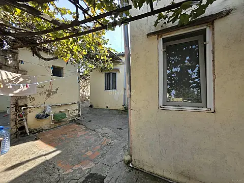 Satılır 6 otaqlı mənzil 180 m² — Bakı, İnşaatçılar 6 otaq 180.00 m²