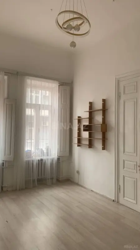 Kirayə verilir 2 otaqlı ofis 60 m²