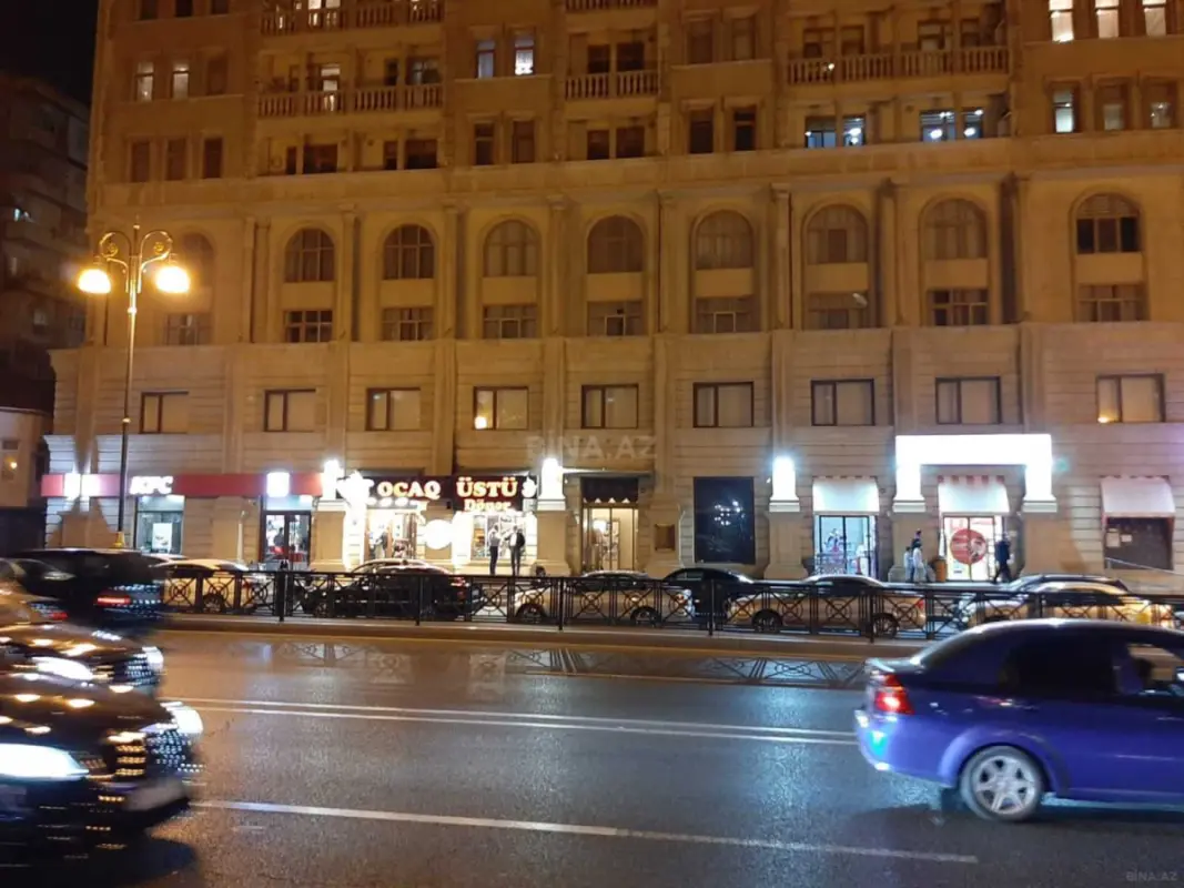 Satılır obyekt 650 m²