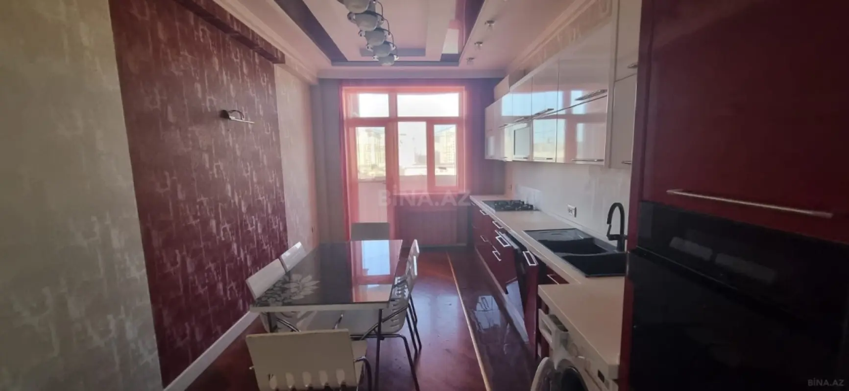Satılır 3 otaqlı mənzil 137 m²