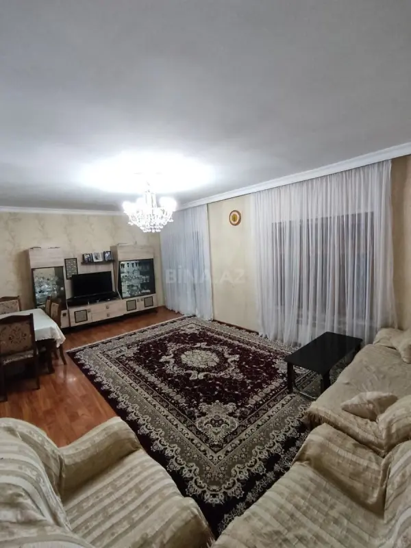 Satılır 4 otaqlı mənzil 100 m²