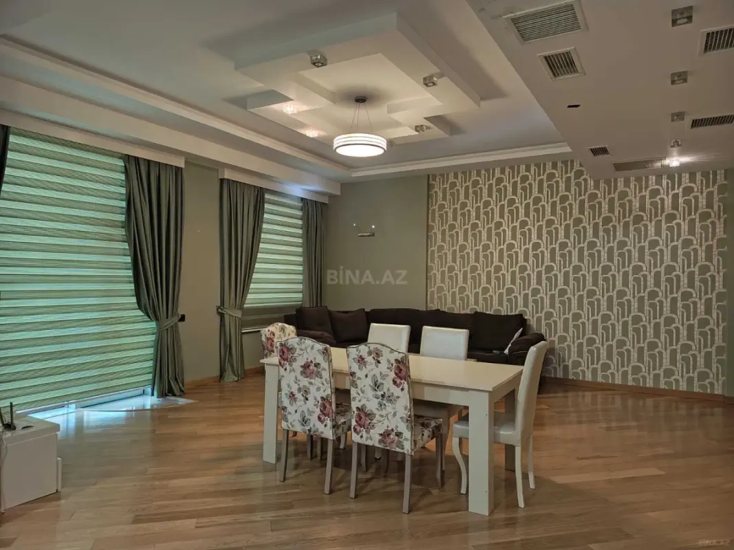 Kirayə verilir 3 otaqlı mənzil 165 m²