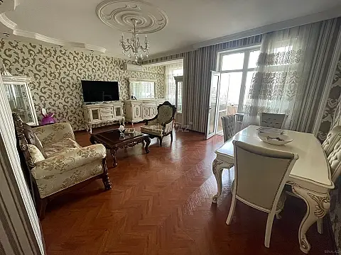 Satılır 3 otaqlı mənzil 137 m² — Bakı 3 otaq 137.00 m²