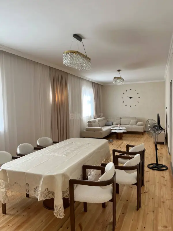 Satılır 7 otaqlı həyət evi 288 m²