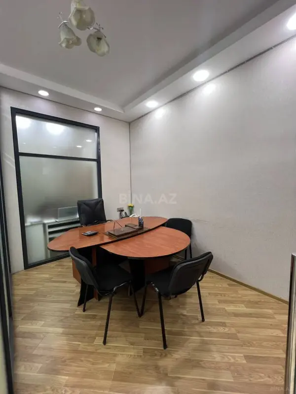 Kirayə verilir 1 otaqlı ofis 12 m²
