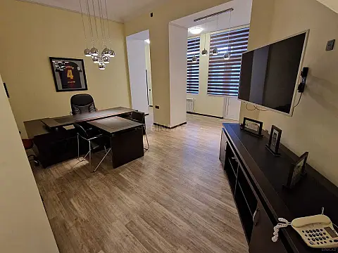 Kirayə verilir 7 otaqlı ofis 200 m² — Bakı 7 otaq 200.00 m²