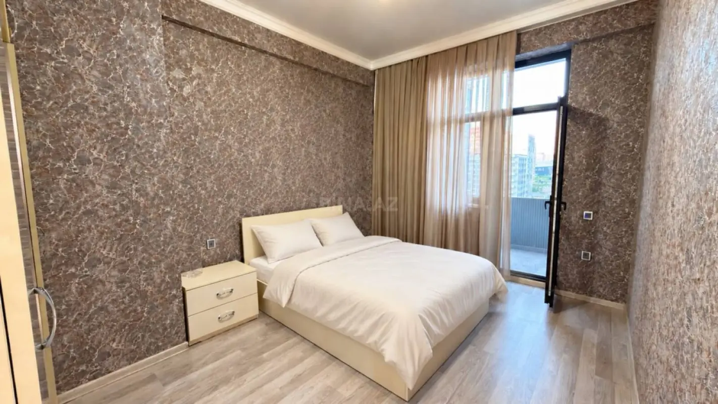 Kirayə verilir 2 otaqlı mənzil 70 m²