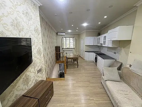 Satılır 4 otaqlı həyət evi 110 m² — Bakı 4 otaq 110.00 m²