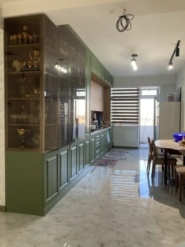 Satılır 3 otaqlı mənzil 131 m²