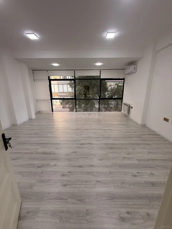 Kirayə verilir obyekt 105 m²