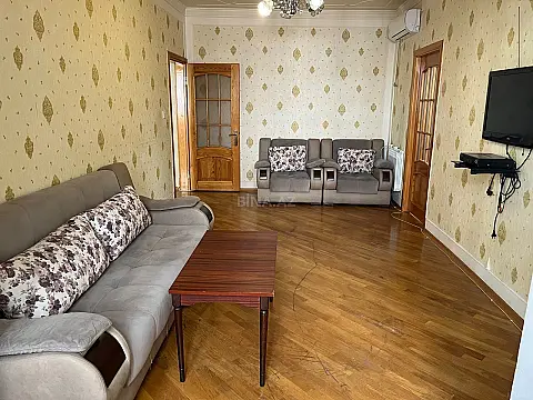 Kirayə verilir 2 otaqlı mənzil 65 m² — Bakı, 8-ci mikrorayon 2 otaq 65.00 m²