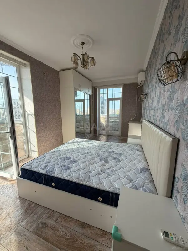 Kirayə verilir 3 otaqlı mənzil 140 m²
