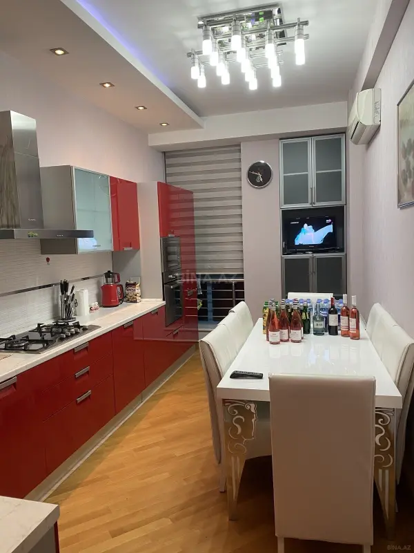Kirayə verilir 3 otaqlı mənzil 120 m²