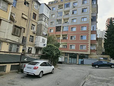 Satılır 2 otaqlı mənzil 50 m² — Bakı, İnşaatçılar 2 otaq 50.00 m²