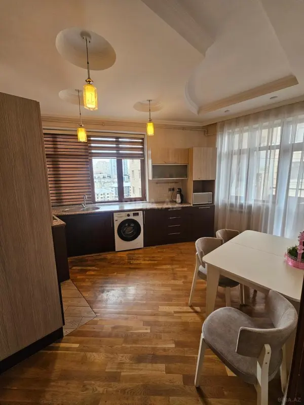 Kirayə verilir 2 otaqlı mənzil 80 m²