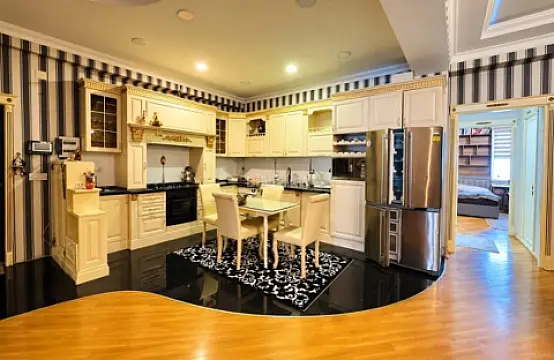 Satılır 4 otaqlı mənzil 140 m² — Bakı, İnşaatçılar 4 otaq 140.00 m²