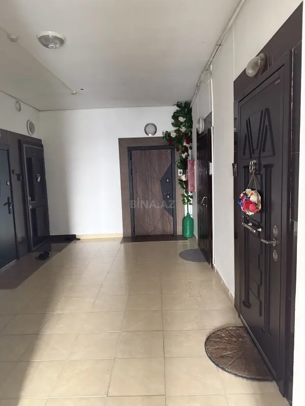 Satılır 3 otaqlı mənzil 93 m²