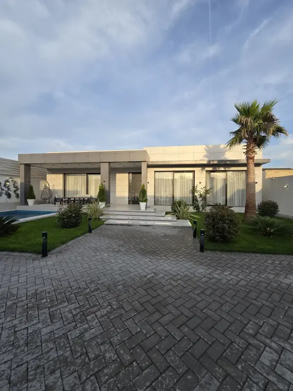 Satılır 5 otaqlı həyət evi 250 m²