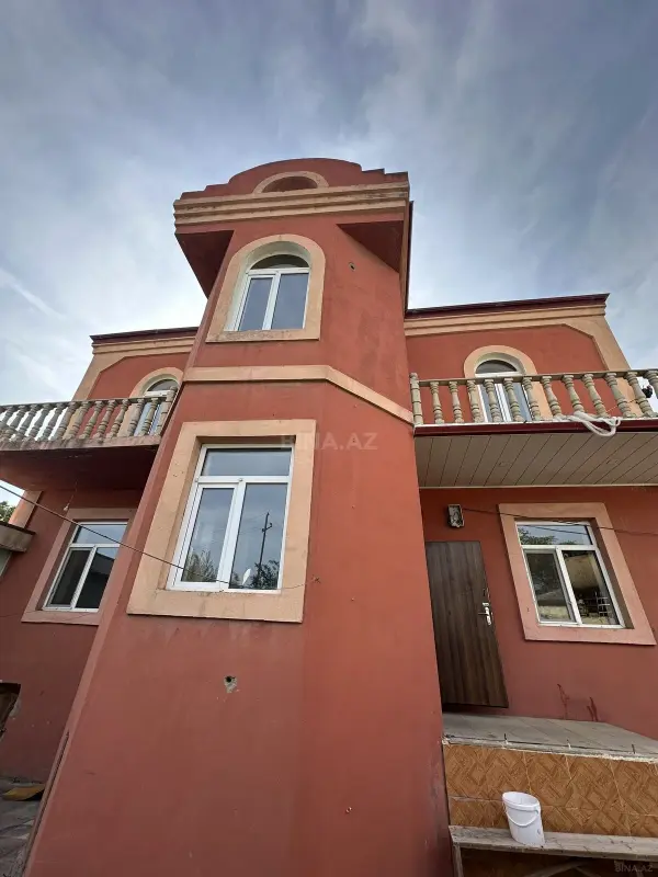 Kirayə verilir 7 otaqlı həyət evi 240 m²
