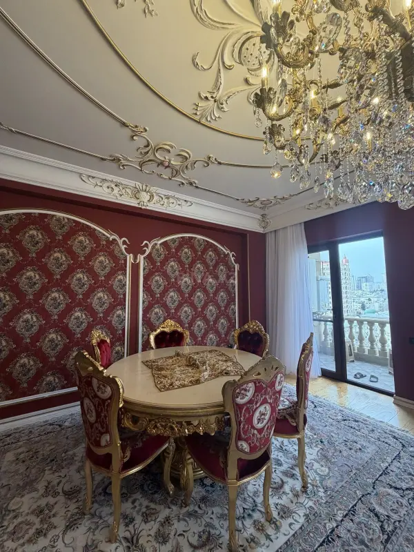 Kirayə verilir 3 otaqlı mənzil 185 m²