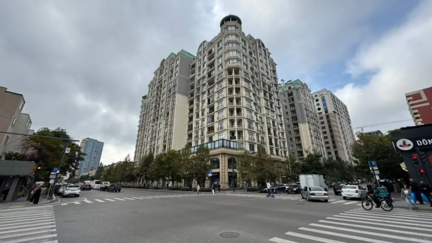 Kirayə verilir 9 otaqlı ofis 750 m²