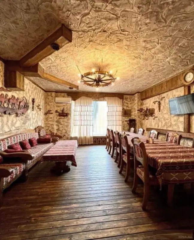 Satılır obyekt 210 m²