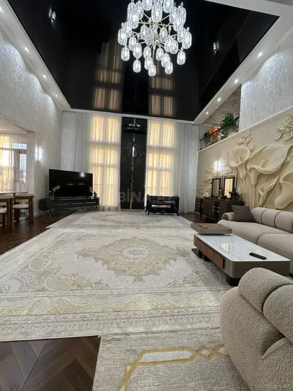 Satılır 4 otaqlı mənzil 145 m²