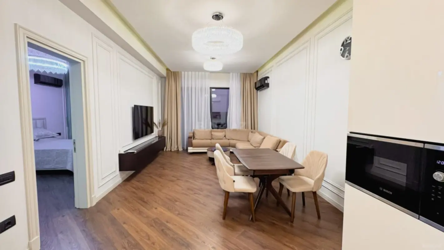 Kirayə verilir 2 otaqlı mənzil 90 m²