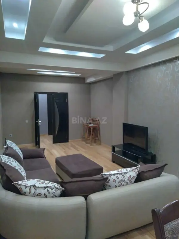 Satılır 2 otaqlı mənzil 101 m²