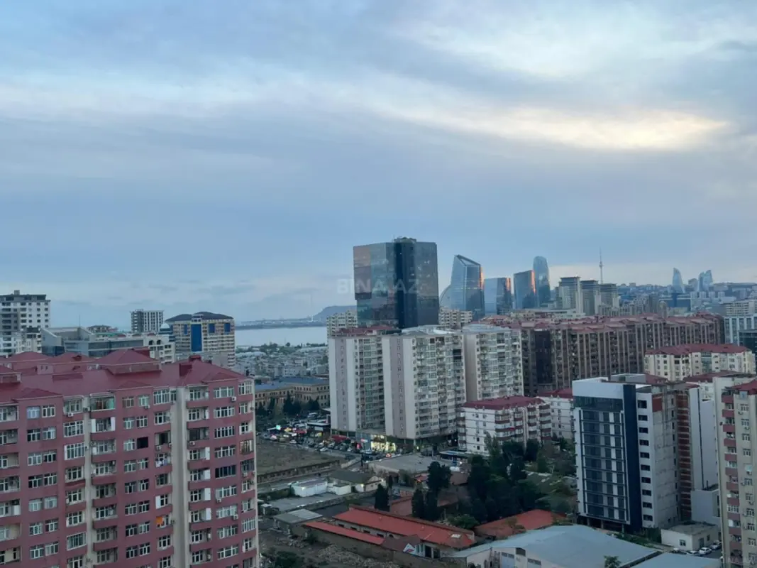 Satılır 1 otaqlı mənzil 65.2 m²