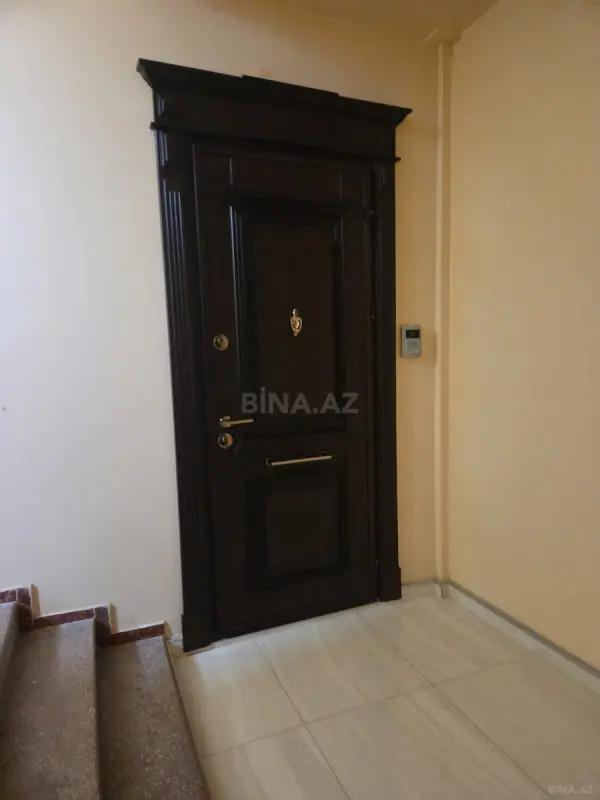 Satılır 3 otaqlı mənzil 109 m²