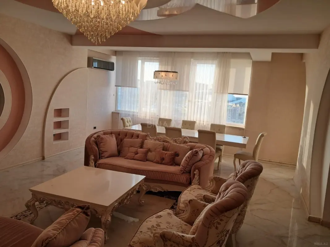 Satılır 3 otaqlı mənzil 170 m²