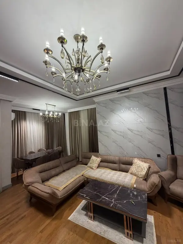 Satılır 3 otaqlı mənzil 136 m²