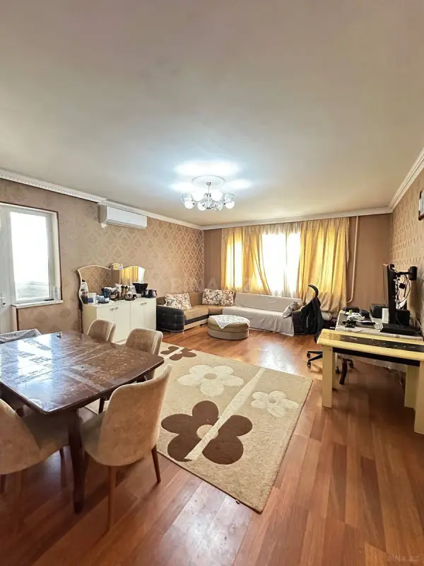 Kirayə verilir 4 otaqlı mənzil 200 m²