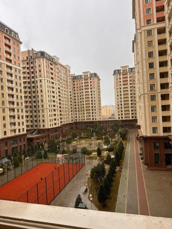 Satılır 2 otaqlı mənzil 67 m²
