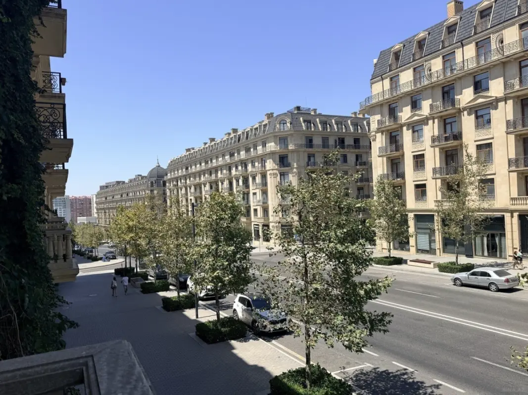 Kirayə verilir 4 otaqlı mənzil 170 m²