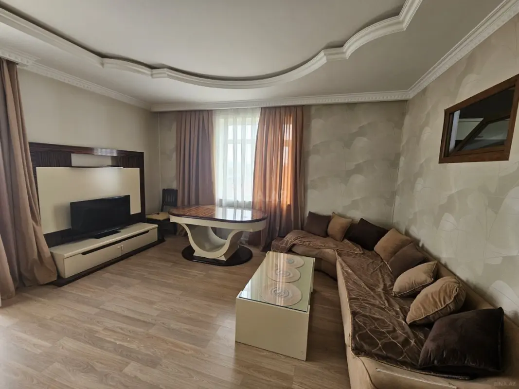 Kirayə verilir 2 otaqlı mənzil 87 m²