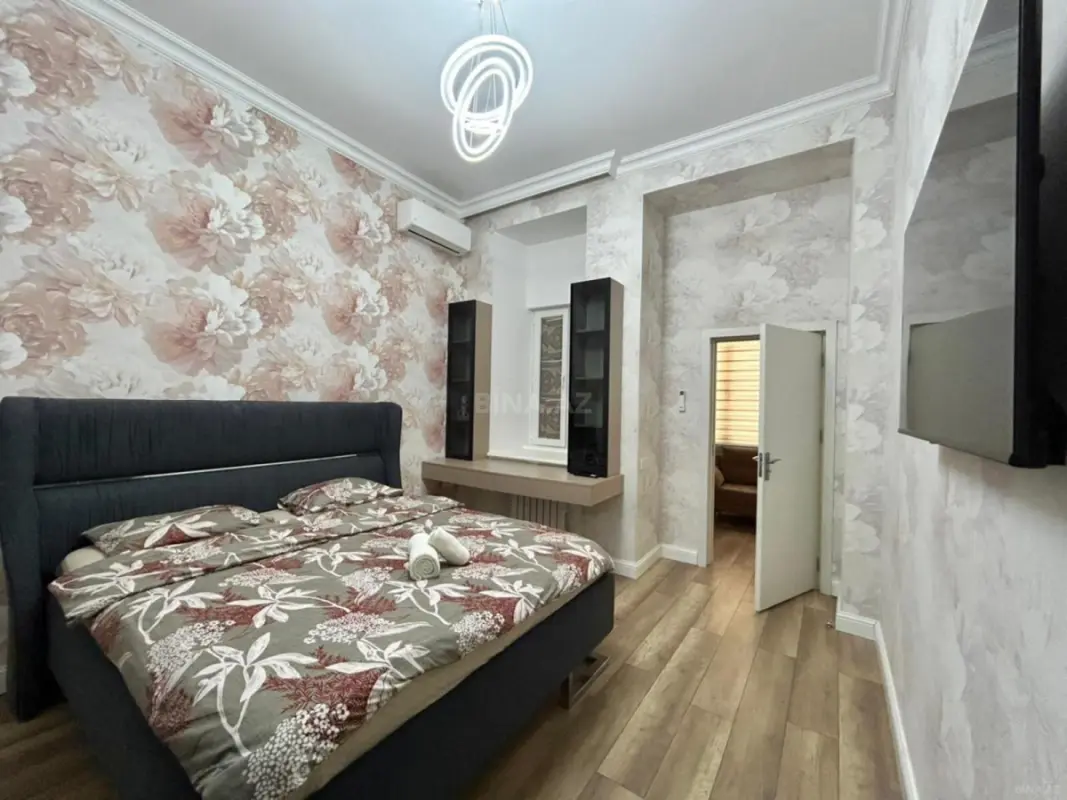 Kirayə verilir 2 otaqlı mənzil 90 m²