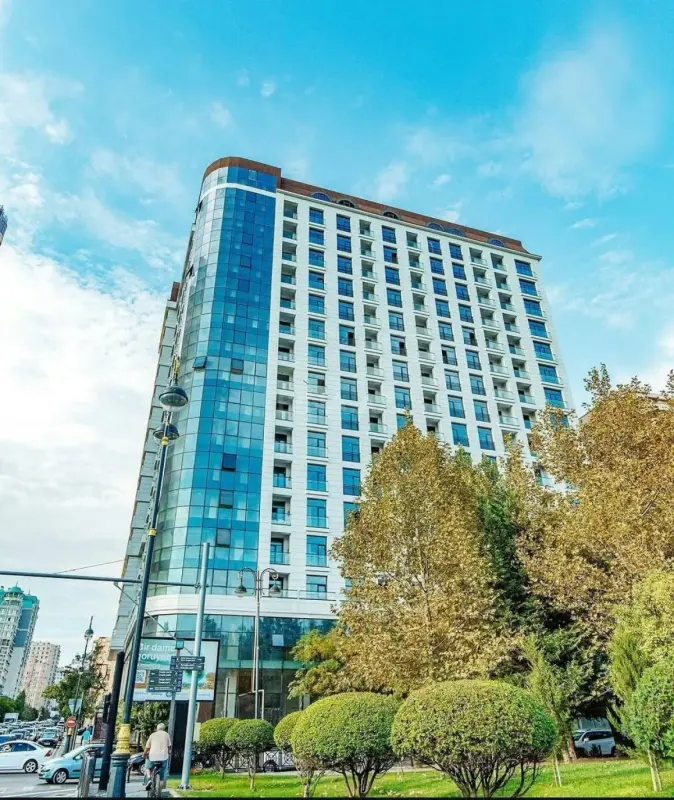 Satılır 3 otaqlı mənzil 137 m²