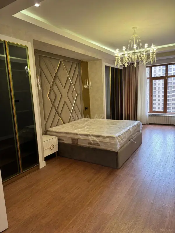 Kirayə verilir 3 otaqlı mənzil 180 m²