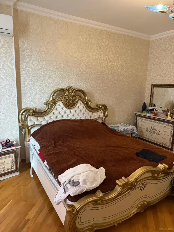Kirayə verilir 2 otaqlı mənzil 90 m²